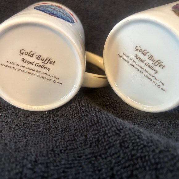 A set of two Royal Gallery 1991Buffet egg mugs - Picture 4 of 5